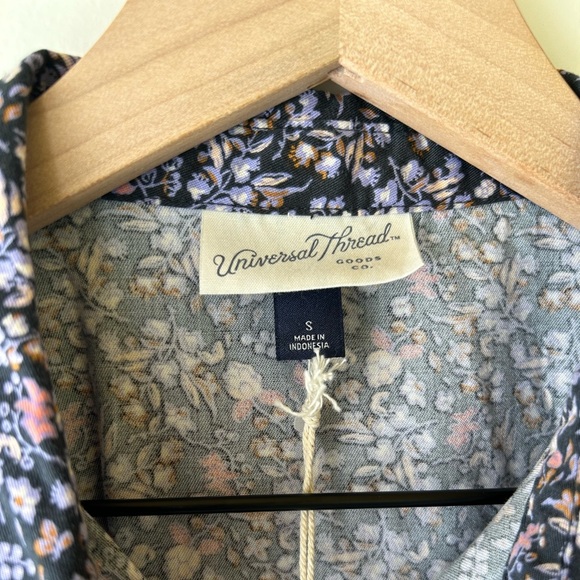 Universal Thread Floral Blouse - Picture 3 of 4